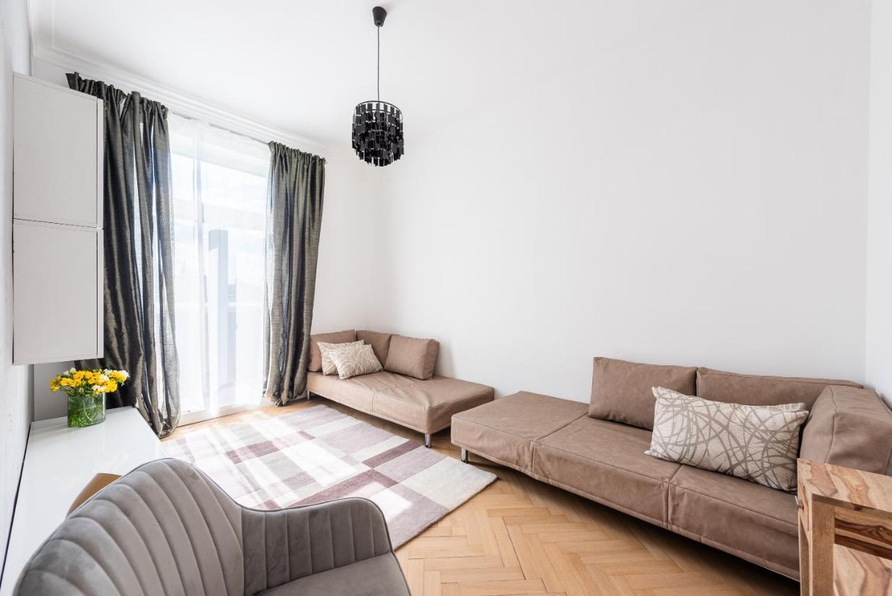 Luxury Apartment With A Balcony And A Terrace Praha Bagian luar foto