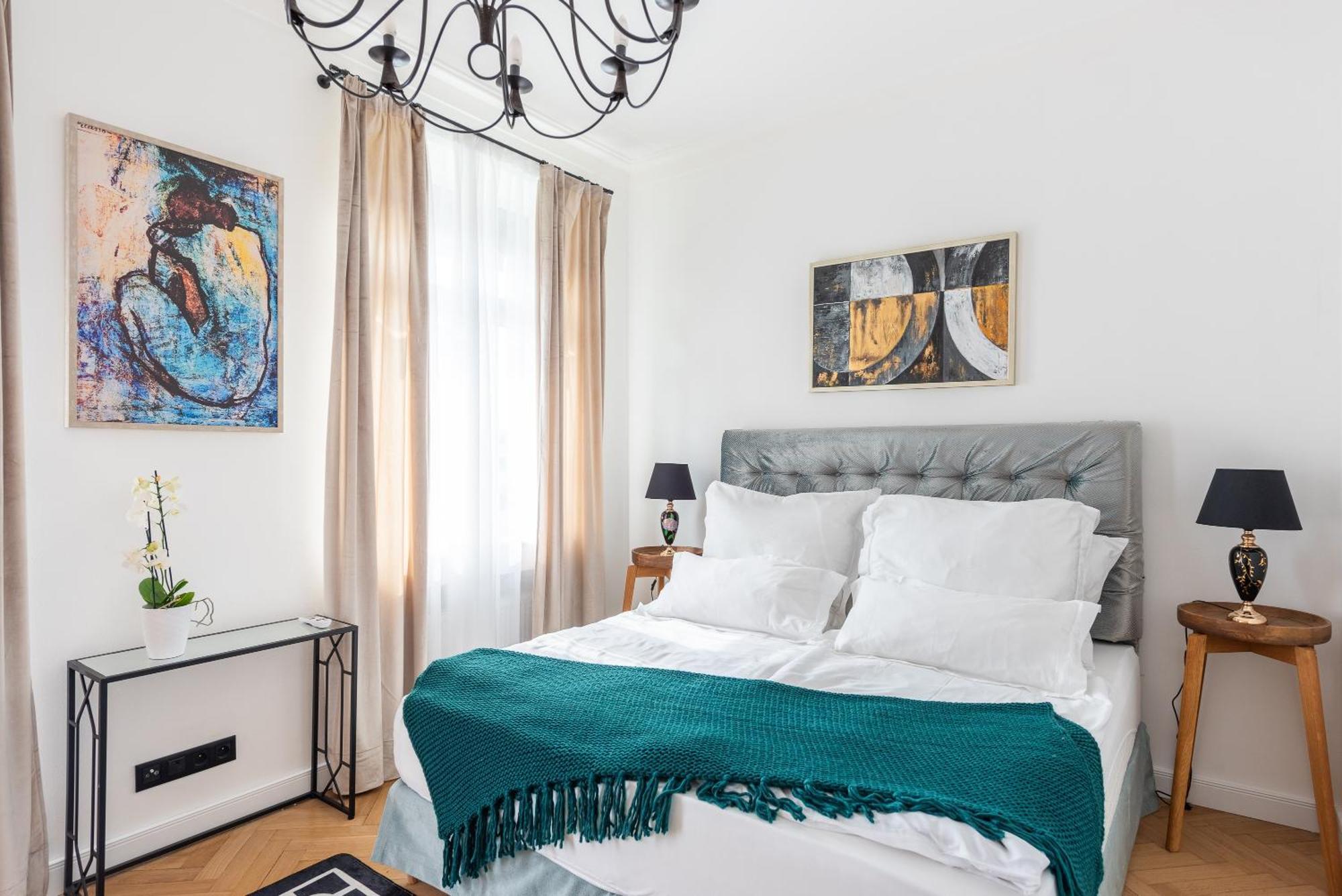 Luxury Apartment With A Balcony And A Terrace Praha Bagian luar foto