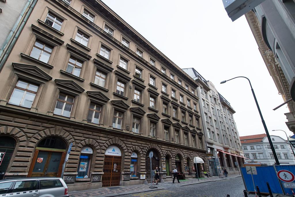 Luxury Apartment With A Balcony And A Terrace Praha Bagian luar foto
