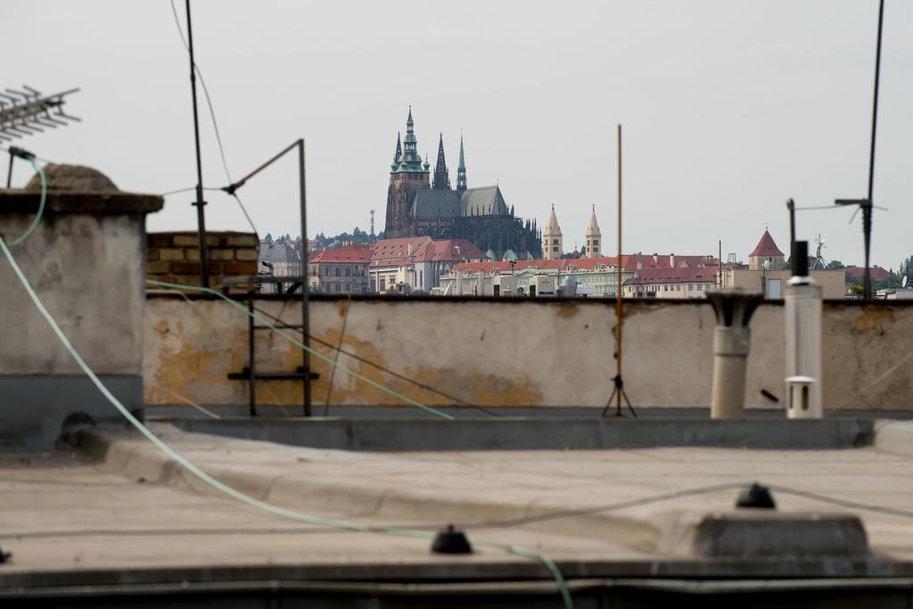Luxury Apartment With A Balcony And A Terrace Praha Bagian luar foto